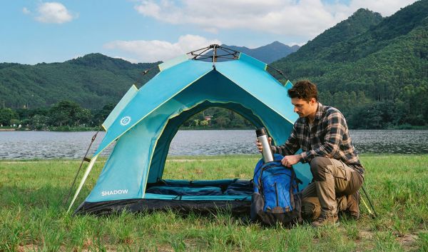 Plánovanie turistického vybavenia ako si správne vybrať termosku spacák batoh a palice na túru