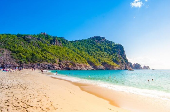 Turecká Alanya: plážové lehárko aj dobrodružné výlety
