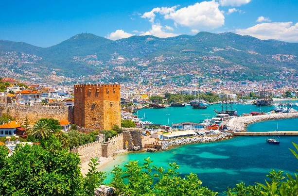 Turecká Alanya: plážové lehárko aj dobrodružné výlety