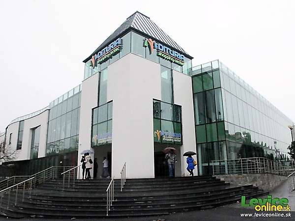 Nový rozmer každodenného stravovania v Leviciach - s letnou terasou na streche a krásnym výhľadom - BISTRO MILOŠ opäť v SC Dituria