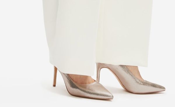 Farebné topánky na vysokom podpätku - povinná výbava každej ženy