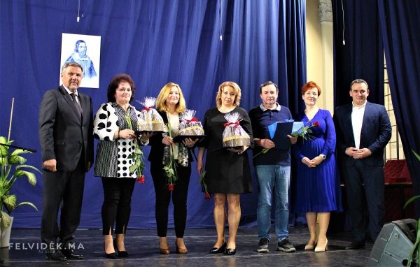 V Šahách ocenili učiteľov a nepedagogických zamestnancov V Šahách ocenili učiteľov a nepedagogických zamestnancov