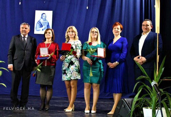 V Šahách ocenili učiteľov a nepedagogických zamestnancov V Šahách ocenili učiteľov a nepedagogických zamestnancov