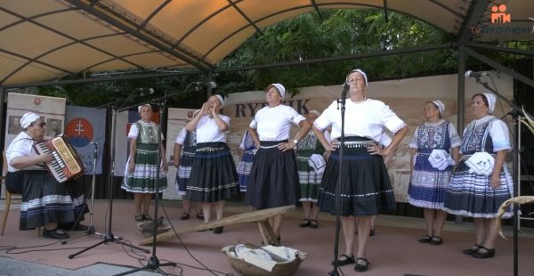 Perlu Tekova a Hontu máme aj v obci Jur nad Hronom - folklórny súbor Hronka (video) Perlu Tekova a Hontu máme aj v obci Jur nad Hronom - folklórny súbor Hronka (video)
