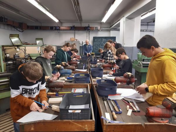 13. ročník Technickej olympiády pre žiakov základných škôl na priemyslovke v Leviciach má svojich víťazov