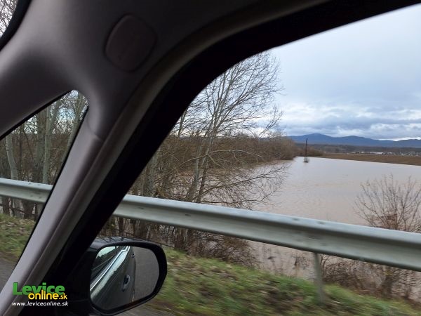 V okrese Levice platí výstraha 2. stupňa pred povodňami a výstraha 1. stupňa pred vetrom a snežením V okrese Levice platí výstraha 2. stupňa pred povodňami a výstraha 1. stupňa pred vetrom a snežením