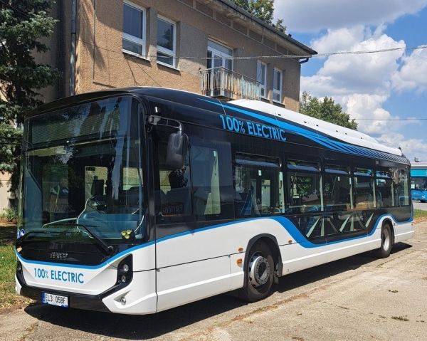 V Leviciach testujú moderný elektrobus Iveco E-way