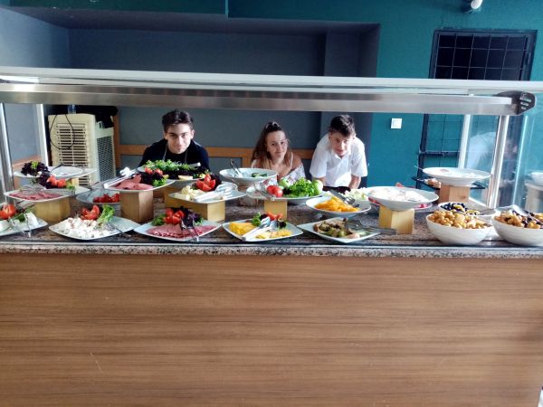 Levická SOŠ techniky a služieb úspešne ukončila dva projekty v programe Erasmus+ Levická SOŠ techniky a služieb úspešne ukončila dva projekty v programe Erasmus+