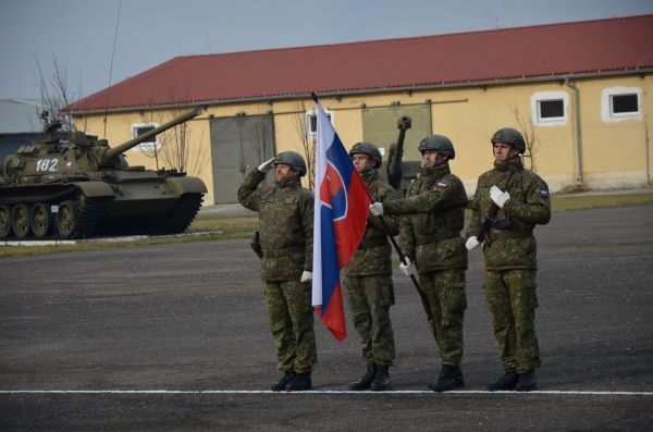 Mechanizovaný prápor v Leviciach oslávil 20. výročie svojho vzniku