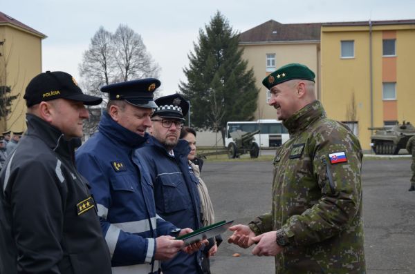 Mechanizovaný prápor v Leviciach oslávil 20. výročie svojho vzniku