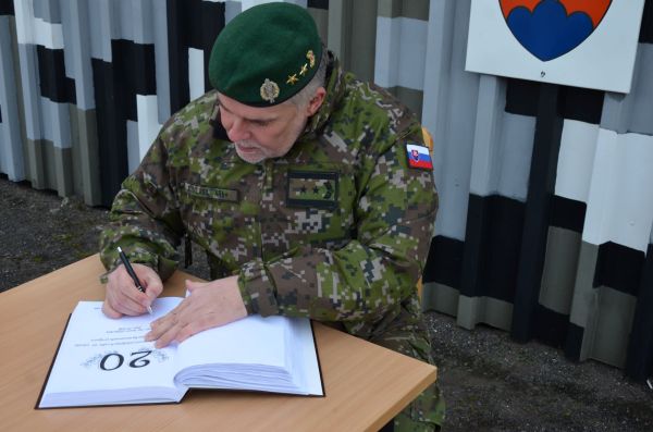 Mechanizovaný prápor v Leviciach oslávil 20. výročie svojho vzniku