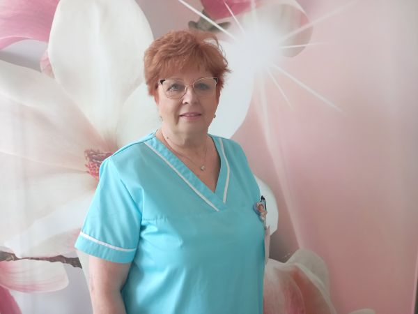 Vedúca sestra z levickej pôrodnice pomáha bábätkám pri príchode na svet už 51 rokov