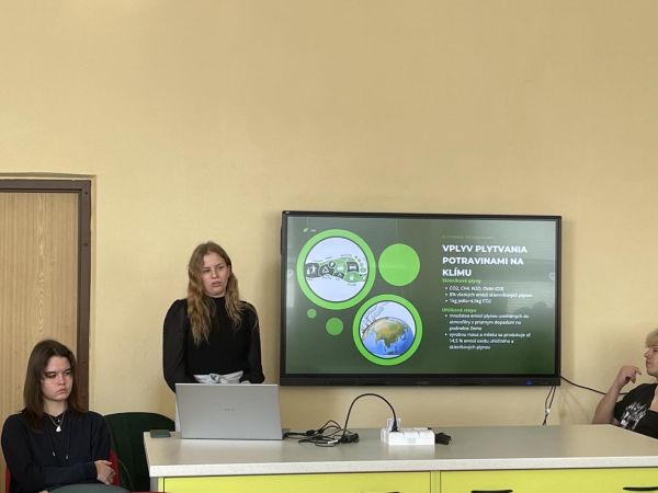 Ako EUROSCOLA 2023 otvára nové obzory mladým na Gymnáziu sv. Vincenta de Paul v Leviciach