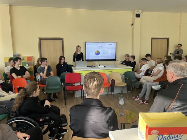 Ako EUROSCOLA 2023 otvára nové obzory mladým na Gymnáziu sv. Vincenta de Paul v Leviciach