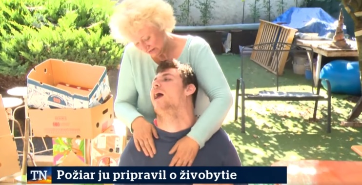 Ťažko skúšanej známej keramikárke zo Šiah Adriene Kutakovej oheň zobral takmer všetko Ťažko skúšanej známej keramikárke zo Šiah Adriene Kutakovej oheň zobral takmer všetko