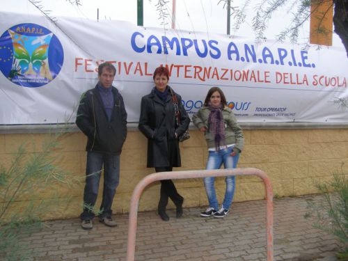 http://www.leviceonline.sk/images/joomgallery/details/spolocnost_2/antnia_zsigmondov_vazkou_medzinrodnho_festivalu_anapie_20120507_1865583487.jpg