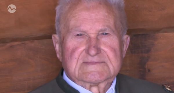 Storočný Ľudovít Košuth z Dolných Semeroviec je najstarším poľovníkom na Slovensku Storočný Ľudovít Košuth z Dolných Semeroviec je najstarším poľovníkom na Slovensku