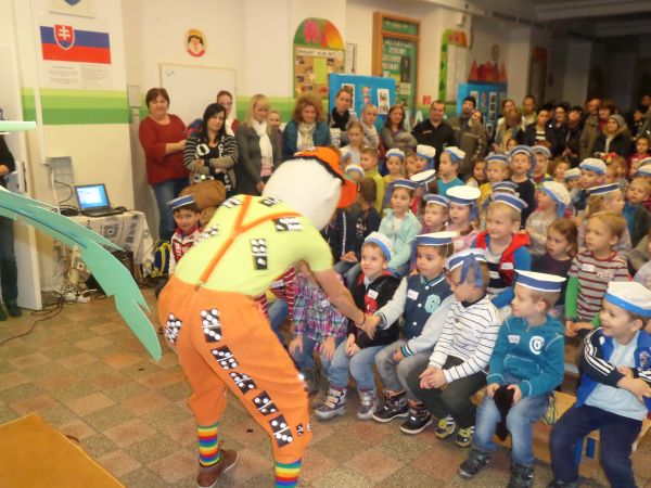 Základná škola A. Kmeťa v&nbsp;Leviciach ožila morskými živočíchmi, námorníkmi a pirátmi