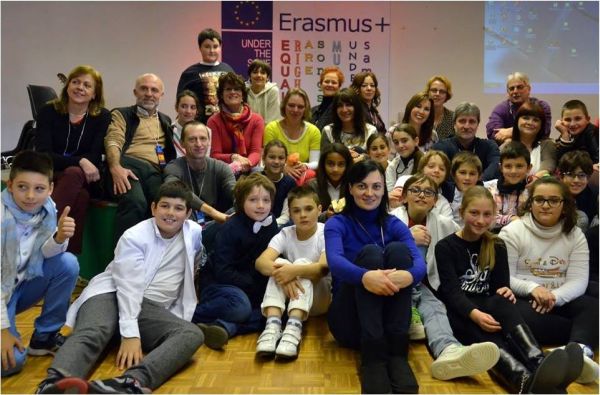 Žiaci a pedagógovia levickej ZŠ Pri Podlužianke v Taliansku proti diskriminácii
