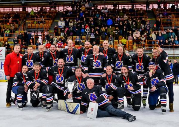 V Leviciach sa konal charitatívny hokejový turnaj kňazov a rehoľníkov (foto a video)
