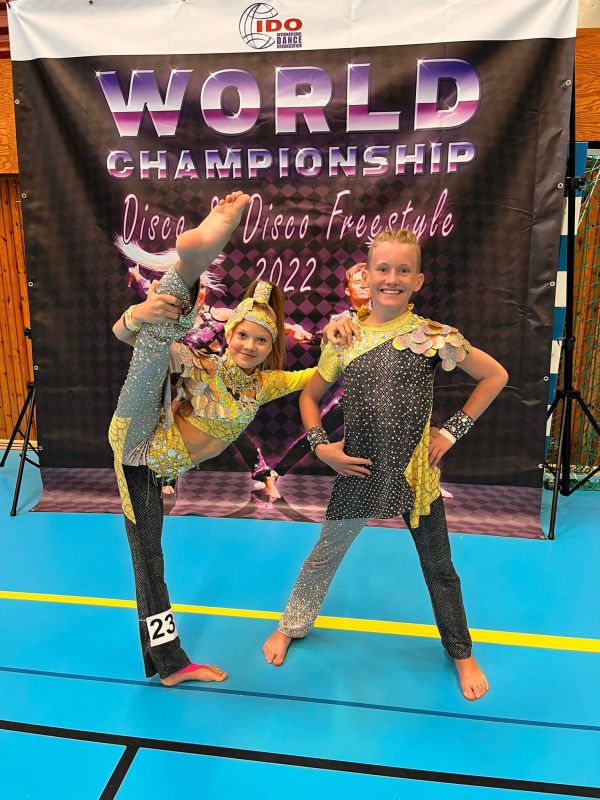 Tanečníci TŠ Unlimited úspešní na Majstrovstvách sveta v disco dance