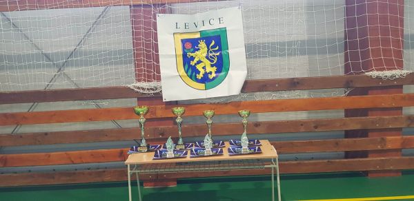 Víťazom turnaja v malom futbale MÚMF Levice sa stalo mužstvo Capitol Víťazom turnaja v malom futbale MÚMF Levice sa stalo mužstvo Capitol