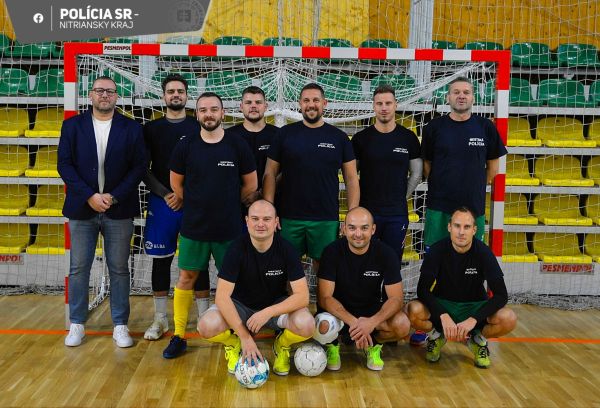 V Leviciach sa konal medzirezortný minifutbalový turnaj o pohár okresného riaditeľa Policajného zboru
