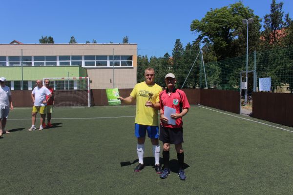 Na turnaji seniorov v malom futbale v Leviciach si uctili pamiatku Juraja Tótha