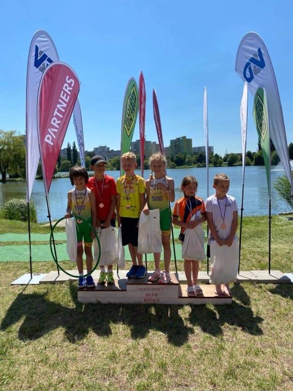 Pretekári ŠK Atóm Levice Alex Mandák a Miriam Moravská majstrami Slovenska