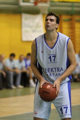 Salih NUHANOVIČ, Basketbal Levice - Astrum posilní Tomáš Mrviš a dvaja slovinci