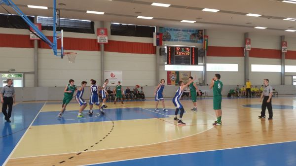 Novú sezónu začali levickí basketbaloví kadeti a juniorky víťazne