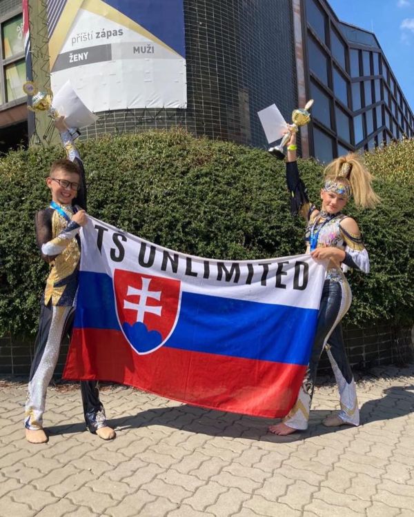 Levickí tanečníci z TŠ Unlimited s troma medailami z ME Dance Fever 2022 v Chomutove