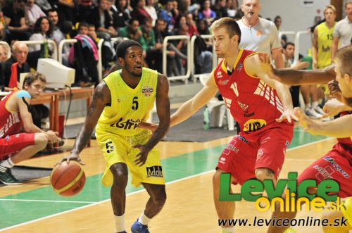 Levickí basketbalisti to opäť v závere nezvládli