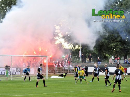 Levičania v posledných sekundách strhli víťazstvo na svoju stranu