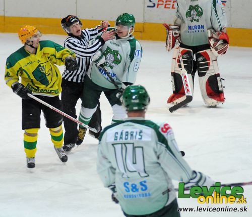 HK Levice víťazne v Nových Zámkoch