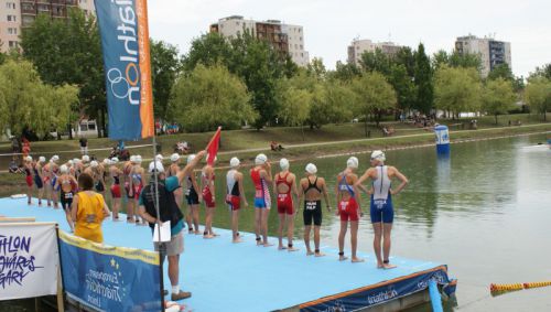 Ivana Kuriačková zvíťazila na pretekoch európskeho pohára juniorov v triatlone v Tiszaújvárosi + fotografie