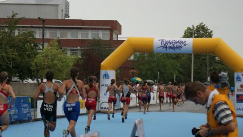 Ivana Kuriačková zvíťazila na pretekoch európskeho pohára juniorov v triatlone v Tiszaújvárosi + fotografie