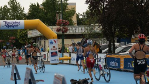 Ivana Kuriačková zvíťazila na pretekoch európskeho pohára juniorov v triatlone v Tiszaújvárosi + fotografie