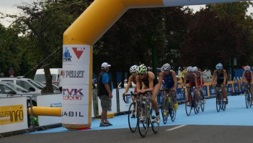 Ivana Kuriačková zvíťazila na pretekoch európskeho pohára juniorov v triatlone v Tiszaújvárosi + fotografie