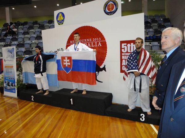 Levický karatista René Kubovič je zlatým medailistom v KATA seniorov!