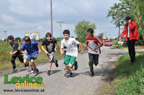 Štafetovému behu o putovný pohár primátora mesta kraľovalo družstvo Gymnázia A.Vrábla + fotografie, 14.6.2012