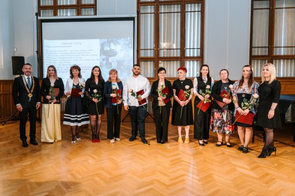 Nitriansky samosprávny kraj ocenil najlepších zdravotníckych pracovníkov z regiónu Nitriansky samosprávny kraj ocenil najlepších zdravotníckych pracovníkov z regiónu