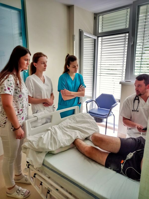 Katarína Ješková už štvrťstoročie vedie interné oddelenie levickej nemocnice srdcom a skúsenosťami Katarína Ješková už štvrťstoročie vedie interné oddelenie levickej nemocnice srdcom a skúsenosťami