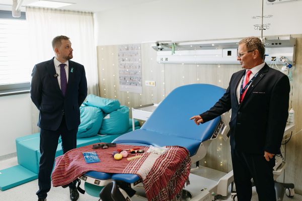 Slávnostne otvorili nové priestory levickej pôrodnice