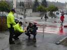 Policajti v Leviciach rozdávali reflexné prvky