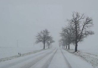 Cesty v okrese Levice sú aj po výdatnom snežení plne zjazdné