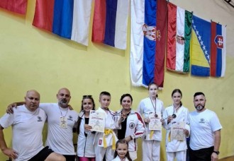 Šahanskí karatisti vybojovali na medzinárodnom turnaji štyri medaily