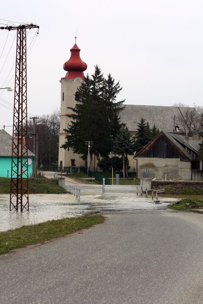 Obec Vyškovce nad Ipľom sa ani tento rok nevyhla záplavám – rozhovor so starostom obce